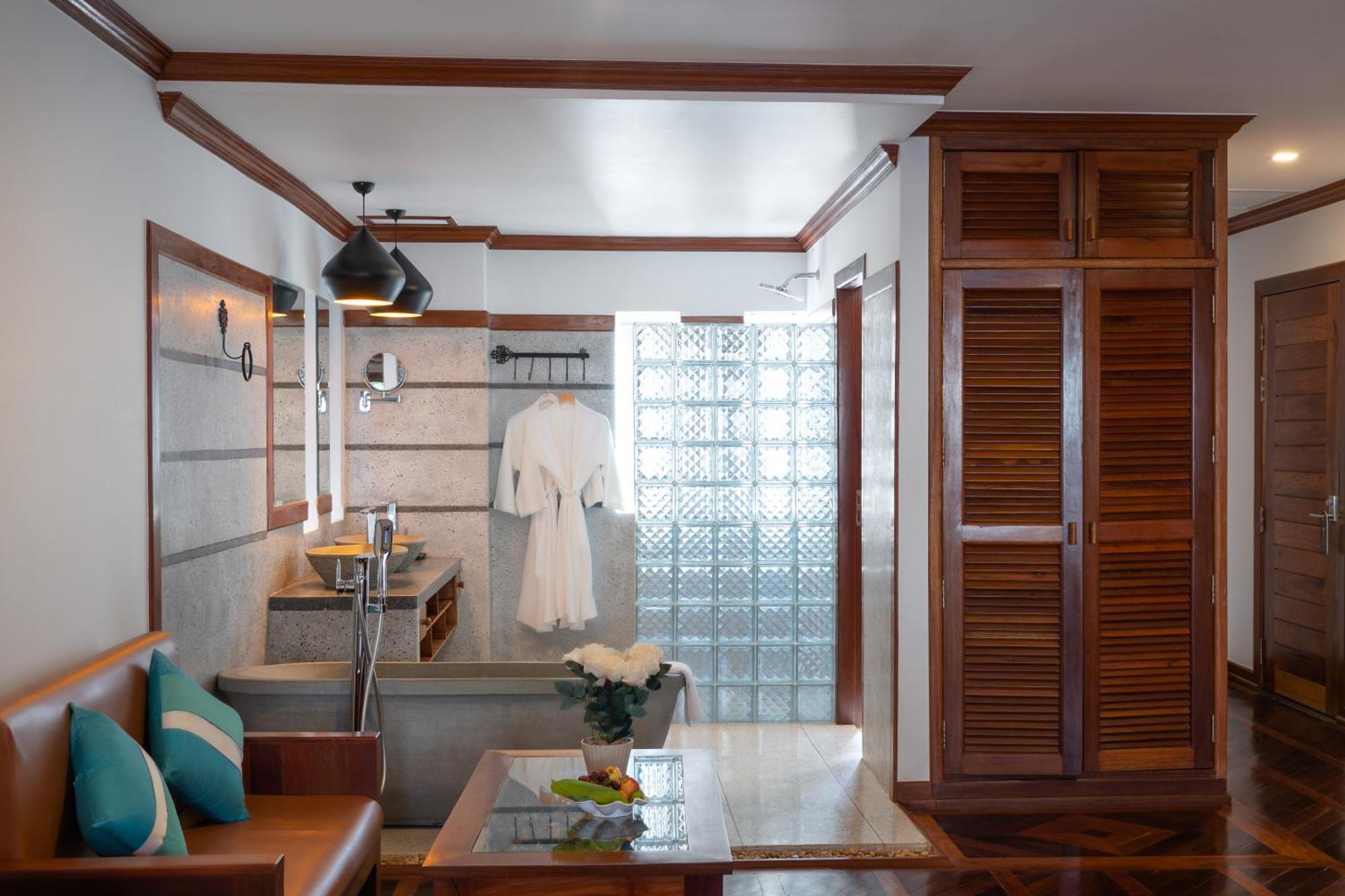 The Night Hotel Siem Reap Extérieur photo