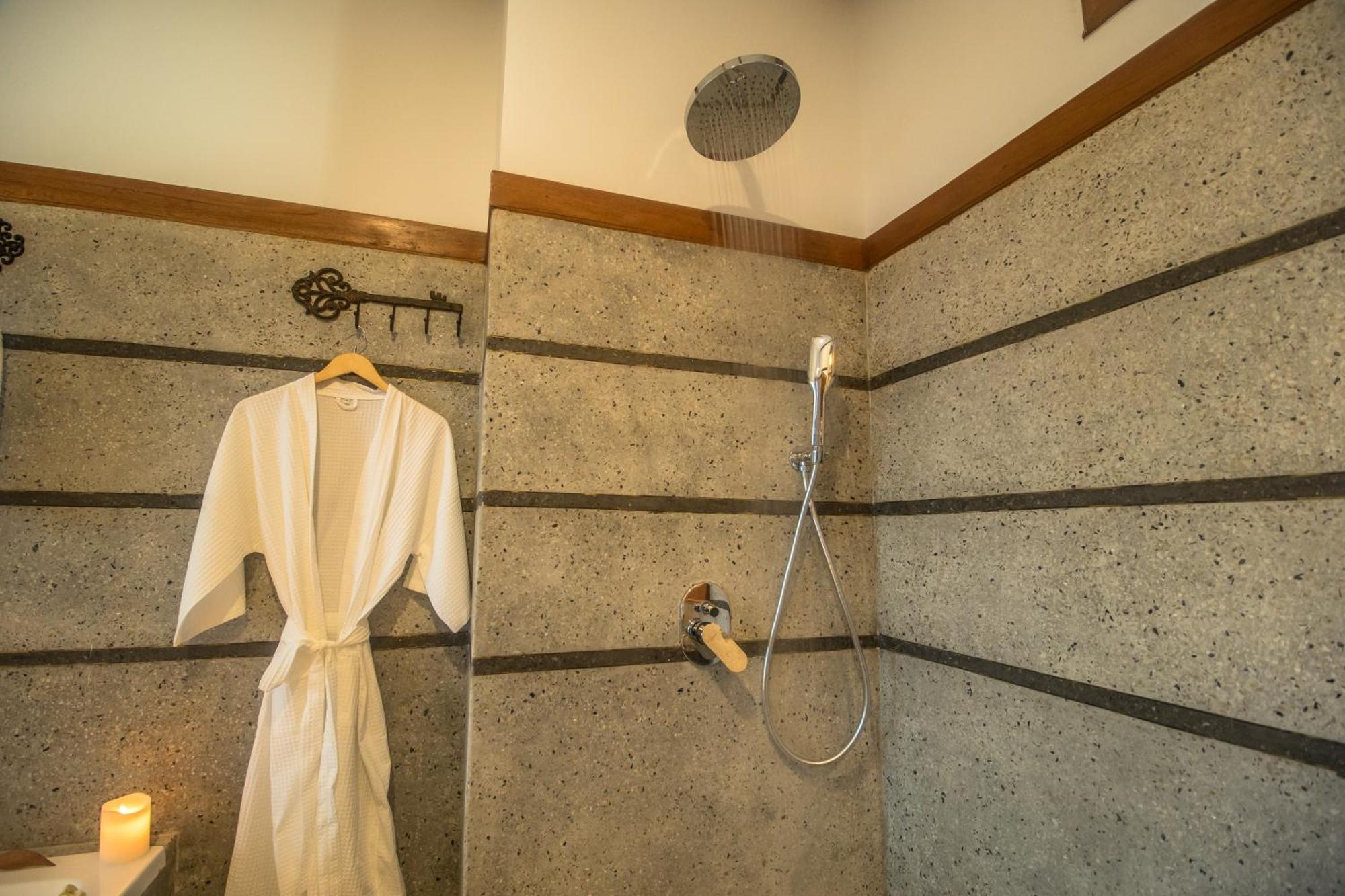 The Night Hotel Siem Reap Extérieur photo