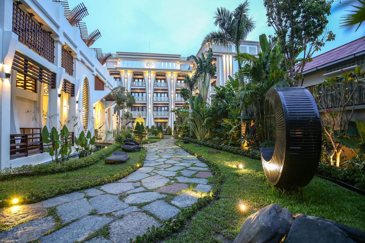 The Night Hotel Siem Reap Extérieur photo